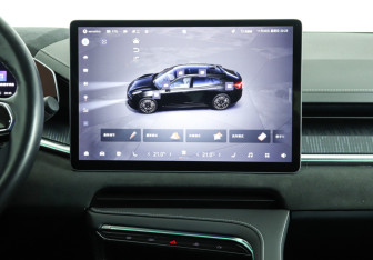 Подержанный автомобиль Zeekr 001 2023 года (16 фото)