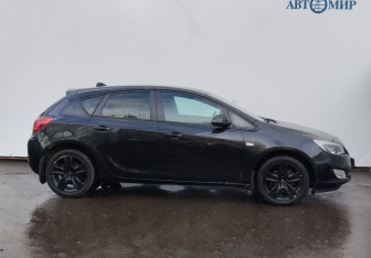 Подержанный автомобиль Opel Astra Hatchback 2010 года (4 фото)