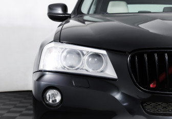 Подержанный автомобиль BMW X3 2013 года (24 фото)