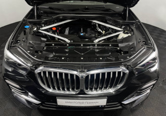 Подержанный автомобиль BMW X5 2020 года (10 фото)