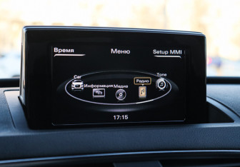 Подержанный автомобиль Audi Q3 2017 года (13 фото)