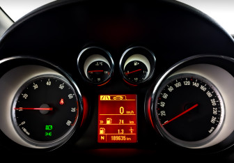 Подержанный автомобиль Opel Astra Sedan 2014 года (13 фото)