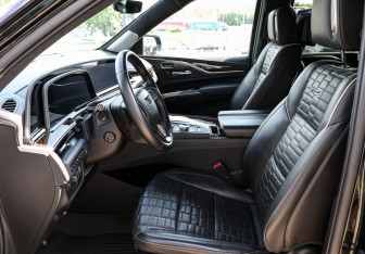 Подержанный автомобиль Cadillac Escalade Suv 2022 года (20 фото)