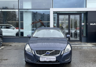 Подержанный автомобиль Volvo S60 2010 года (2 фото)