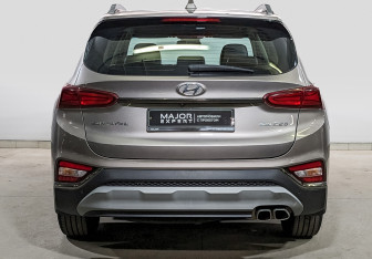Подержанный автомобиль Hyundai Santa Fe 2020 года (6 фото)