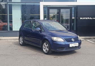 Подержанный автомобиль Volkswagen Golf Plus 2006 года (3 фото)