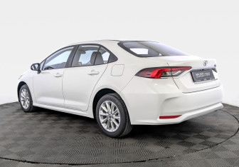 Подержанный автомобиль Toyota Corolla Sedan 2022 года (29 фото)