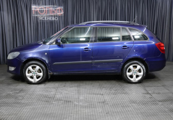 Подержанный автомобиль Skoda Fabia Wagon 2012 года (8 фото)
