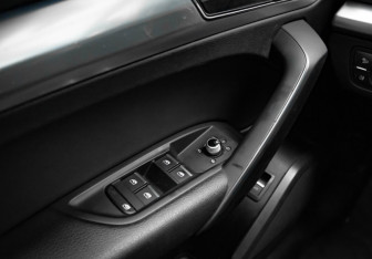 Подержанный автомобиль Audi Q5 2018 года (15 фото)