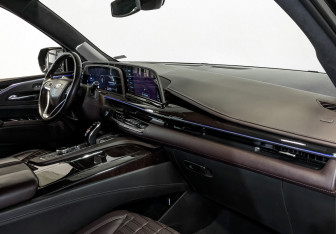 Подержанный автомобиль Cadillac Escalade Suv 2021 года (10 фото)