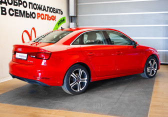 Подержанный автомобиль Audi A3 Sedan 2019 года (4 фото)