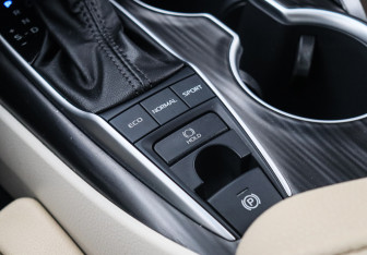 Подержанный автомобиль Toyota Camry Sedan 2022 года (20 фото)