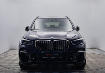 Подержанный автомобиль BMW X5 2019 года (8 фото)