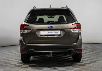 Подержанный автомобиль Subaru Forester Suv 2018 года (6 фото)
