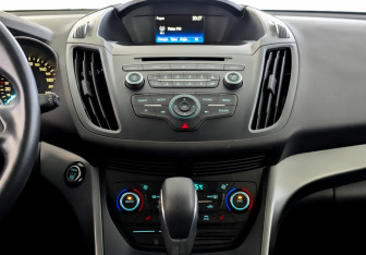 Подержанный автомобиль Ford Kuga 2018 года (15 фото)