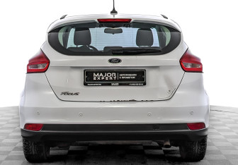 Подержанный автомобиль Ford Focus Hatchback 2019 года (6 фото)