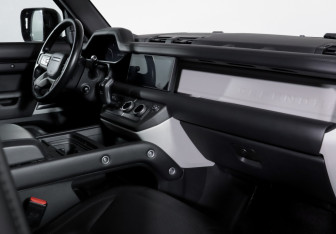 Подержанный автомобиль Land Rover Defender Suv 2021 года (9 фото)