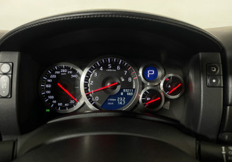 Подержанный автомобиль Nissan GT-R 2011 года (11 фото)