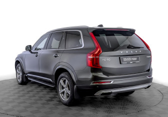 Подержанный автомобиль Volvo XC90 2017 года (7 фото)