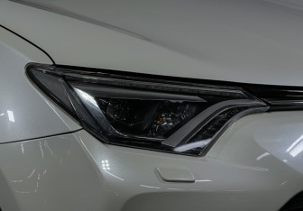 Подержанный автомобиль Toyota RAV4 2016 года (16 фото)