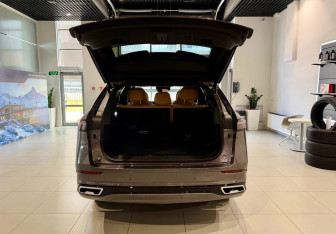 Подержанный автомобиль Jaecoo J8 2024 года (9 фото)