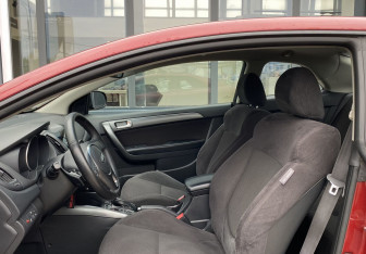 Подержанный автомобиль Kia Cerato Coupe 2011 года (19 фото)