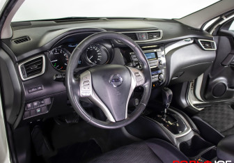 Подержанный автомобиль Nissan Qashqai 2014 года (17 фото)