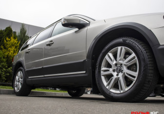 Подержанный автомобиль Volvo XC70 2014 года (21 фото)