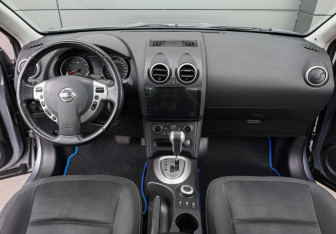 Подержанный автомобиль Nissan Qashqai+2 2011 года (15 фото)
