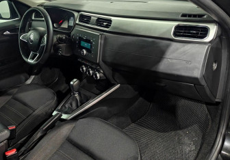 Подержанный автомобиль Renault Arkana 2019 года (10 фото)