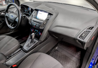 Подержанный автомобиль Ford Focus Hatchback 2017 года (11 фото)