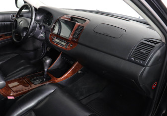 Подержанный автомобиль Toyota Camry Sedan 2004 года (6 фото)