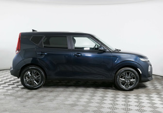 Подержанный автомобиль Kia Soul 2022 года (4 фото)