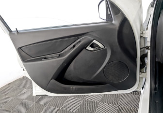 Подержанный автомобиль LADA (ВАЗ) Granta Sedan 2023 года (19 фото)