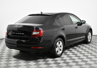 Подержанный автомобиль Skoda Octavia Liftback 2018 года (5 фото)