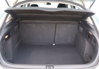 Подержанный автомобиль Citroen C4 Hatchback 2011 года (22 фото)