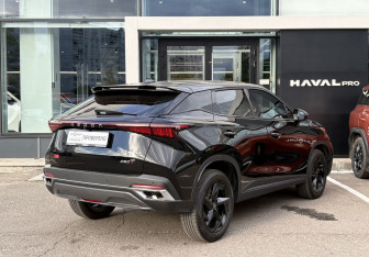 Подержанный автомобиль Omoda C5 2024 года (5 фото)