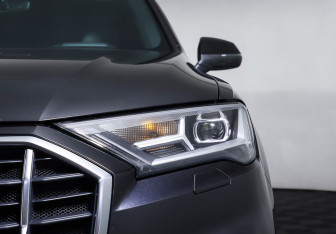Подержанный автомобиль Audi Q7 2020 года (27 фото)