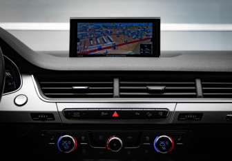 Подержанный автомобиль Audi Q7 2016 года (21 фото)