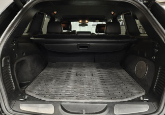 Подержанный автомобиль Jeep Grand Cherokee 2014 года (9 фото)
