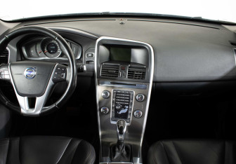 Подержанный автомобиль Volvo XC60 2013 года (12 фото)
