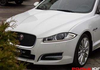 Подержанный автомобиль Jaguar XF Sedan 2014 года (30 фото)
