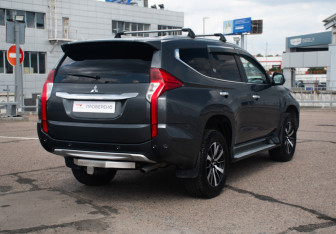 Подержанный автомобиль Mitsubishi Pajero Sport 2018 года (7 фото)