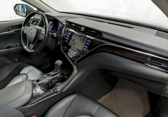 Подержанный автомобиль Toyota Camry Sedan 2019 года (21 фото)