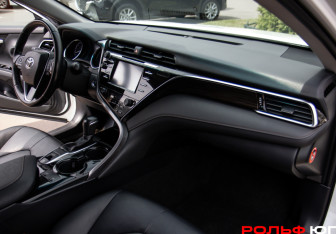 Подержанный автомобиль Toyota Camry Sedan 2019 года (7 фото)