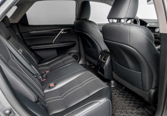 Подержанный автомобиль Lexus RX 2019 года (12 фото)