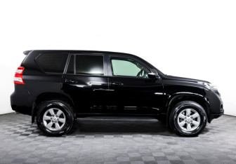 Подержанный автомобиль Toyota Land Cruiser Prado 2016 года (4 фото)