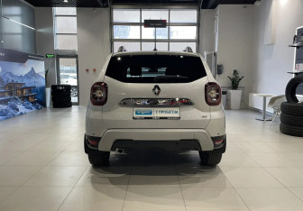 Подержанный автомобиль Renault Duster 2021 года (5 фото)