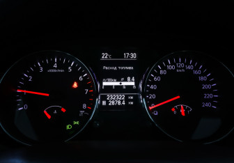 Подержанный автомобиль Nissan Qashqai+2 2010 года (16 фото)
