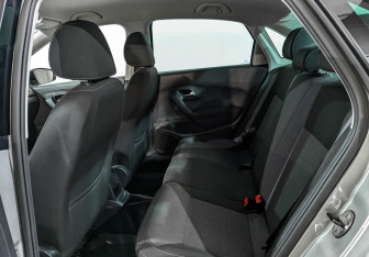 Подержанный автомобиль Volkswagen Polo Sedan 2018 года (18 фото)